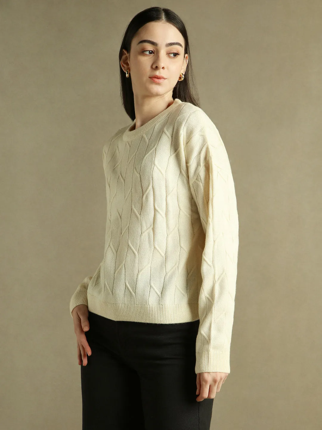 DL Woman Round Neck Solid White Full Sleeves Pullover Sweater