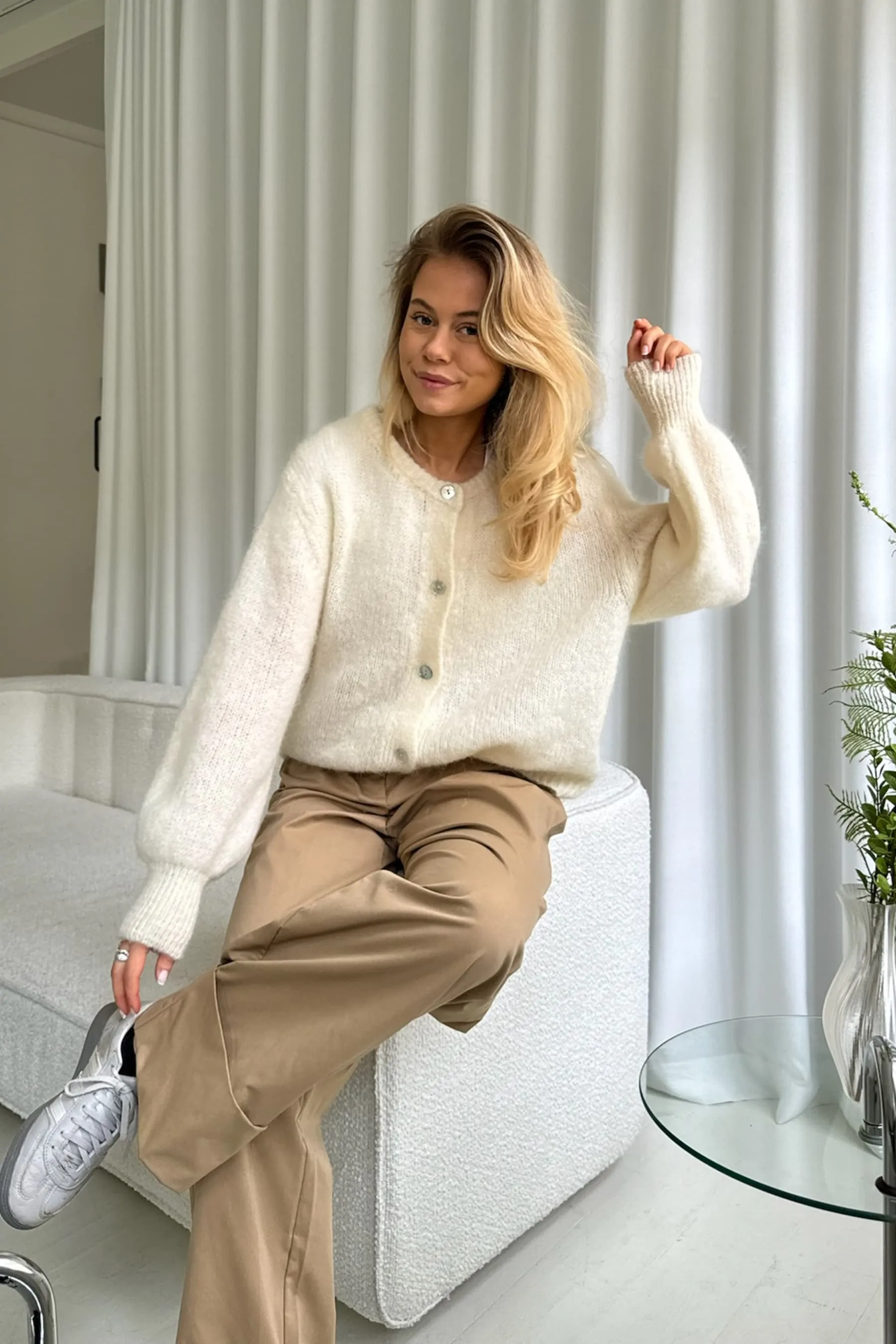 Idaic Cardigan - White
