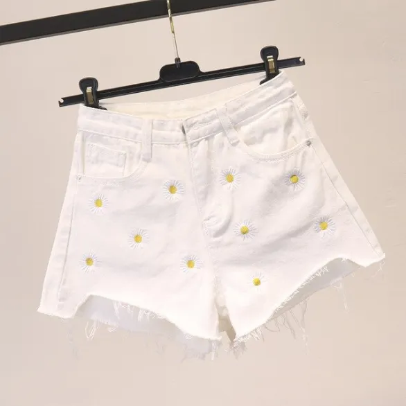 Sexy Daisy Flower Embroidered Shorts Jeans