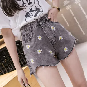 Sexy Daisy Flower Embroidered Shorts Jeans