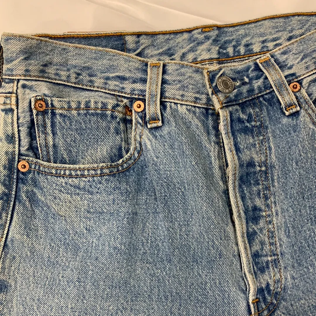 Vintage Levi’s 501 Denim Light Wash Jeans - W31