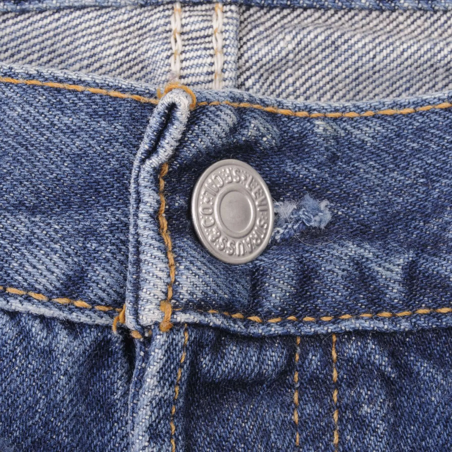 VINTAGE LEVIS 501 JEANS INDIGO 1990S SIZE W35 L31 MADE IN USA