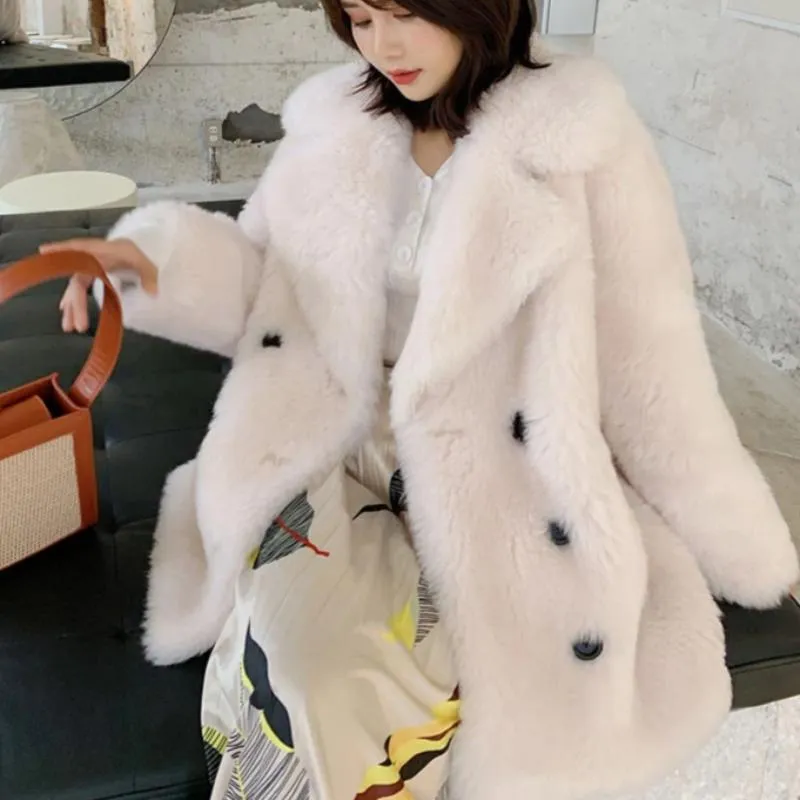 Women's Autumn/Winter V-Neck Sheep Wool Short Coat
