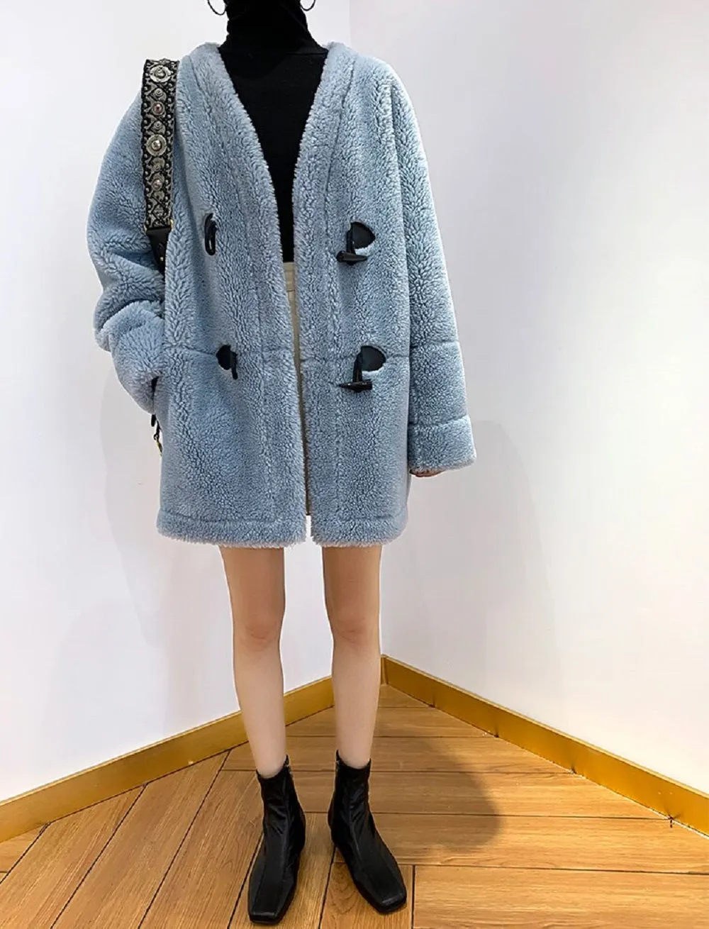 Women's Winter Casual Thick Hooded Coat With Sheep Fur
