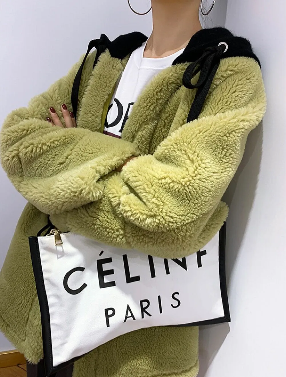 Women's Winter Casual Thick Hooded Coat With Sheep Fur