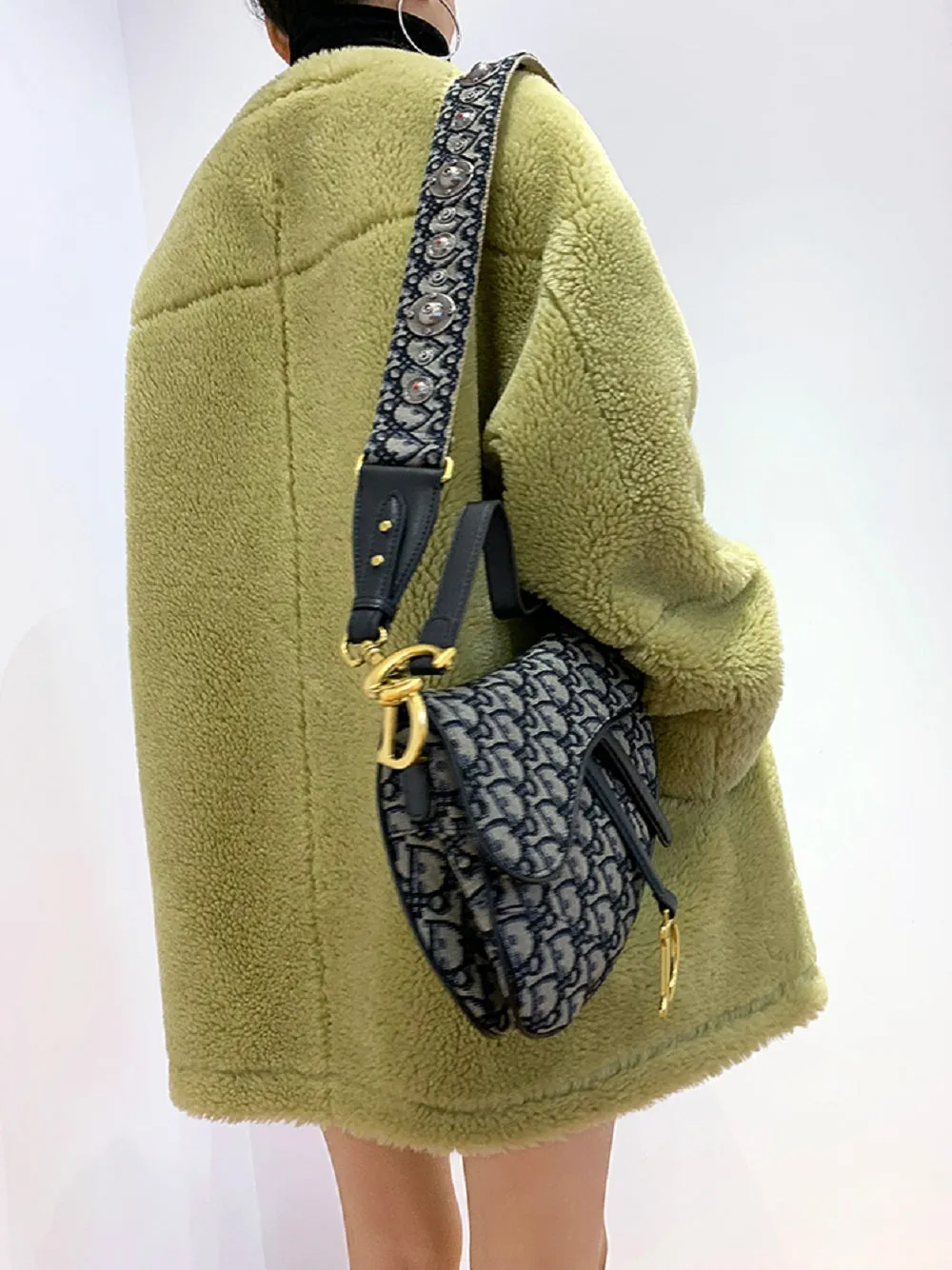 Women's Winter Casual Thick Hooded Coat With Sheep Fur
