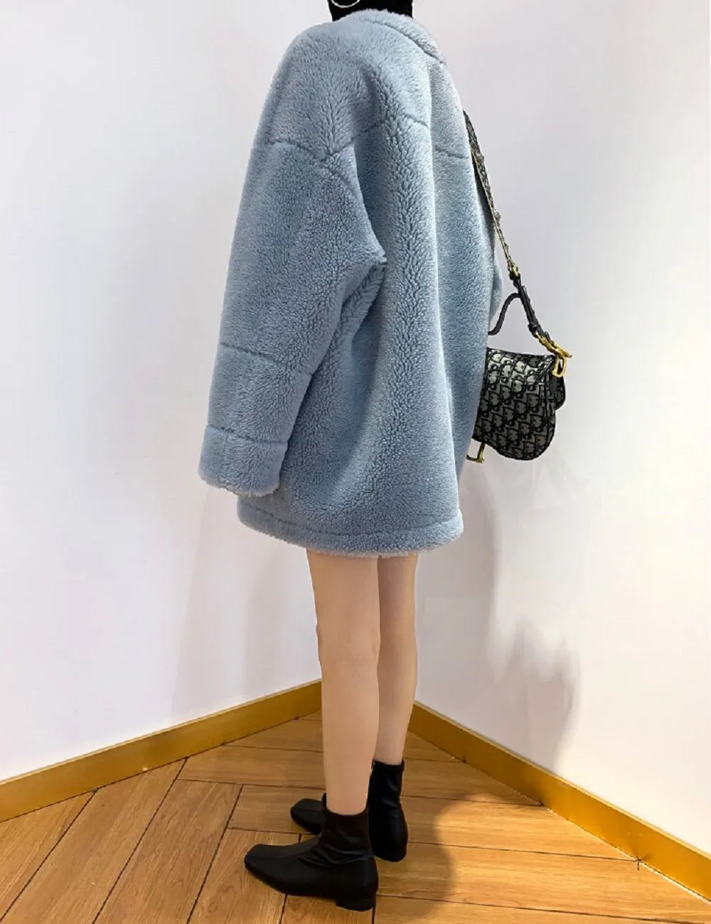 Women's Winter Casual Thick Hooded Coat With Sheep Fur