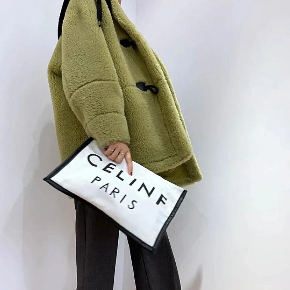Women's Winter Casual Thick Hooded Coat With Sheep Fur
