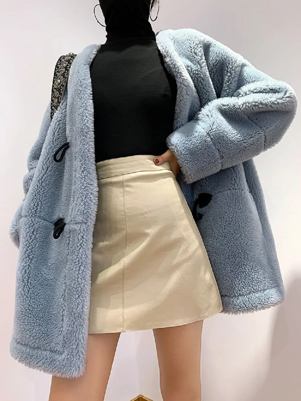 Women's Winter Casual Thick Hooded Coat With Sheep Fur